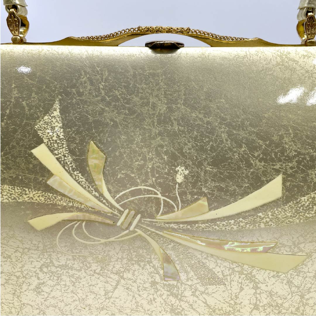 (新古品)草履バックセット フォーマル 金色(きんいろ) 未使用品 古典柄 螺鈿 Mサイズ 金系 Aランク 1133000223321