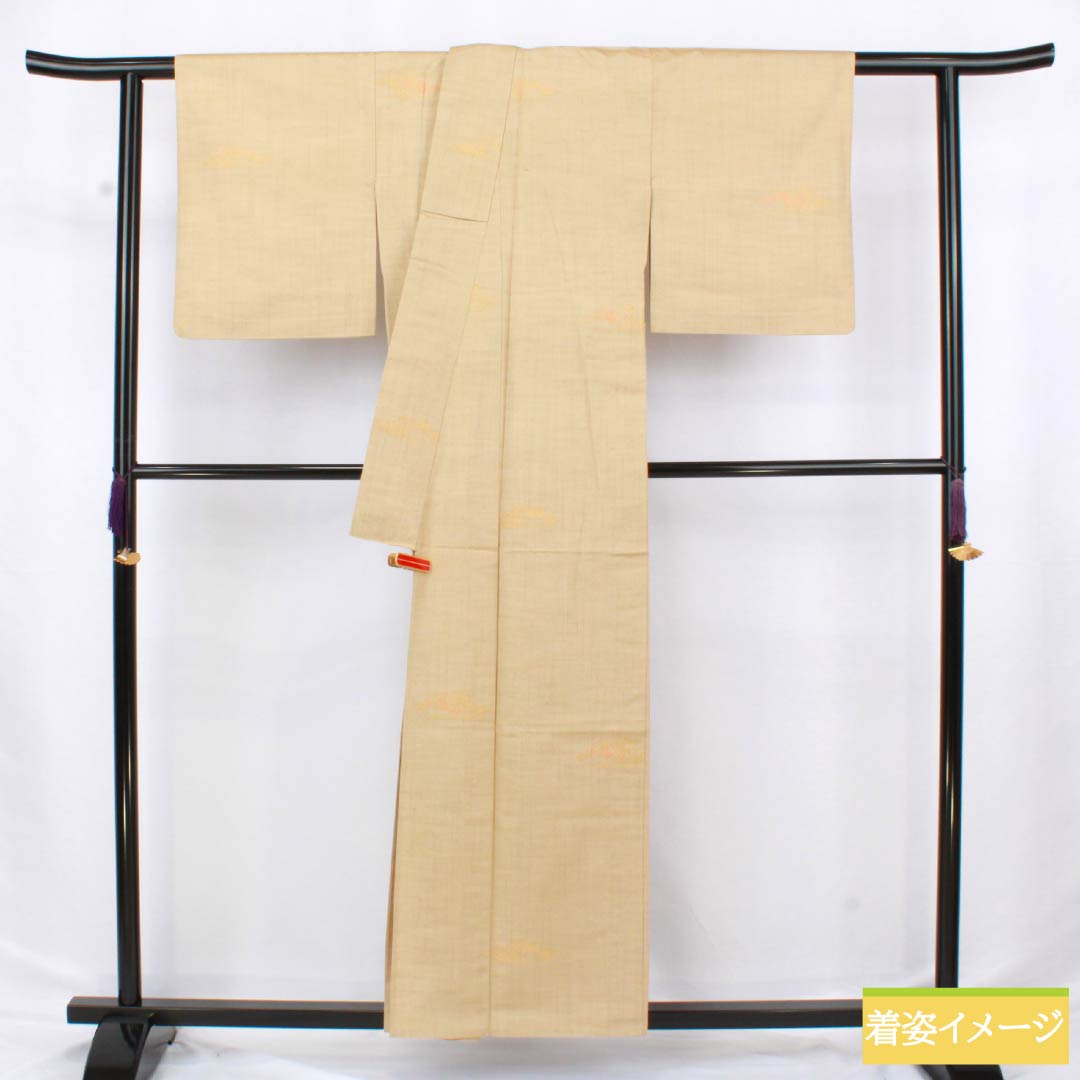 紬 正絹 Aランク 身丈158cm 裄丈63cm 枯野色(かれのいろ) 縞 雲取り 古典柄 単衣 ベージュ系 1116004273325
