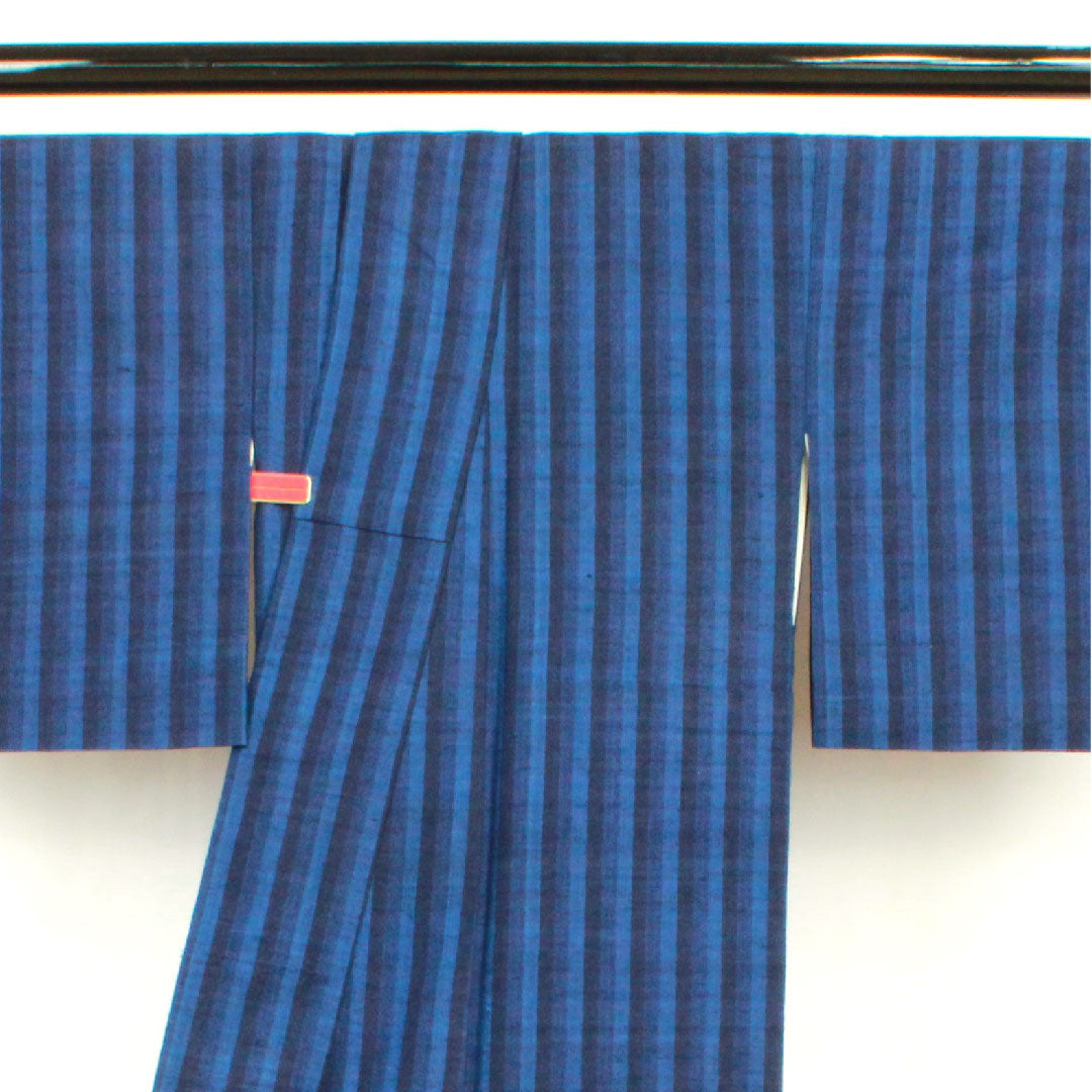 紬 身丈158.5cm 裄丈62.5cm 真綿 縞 正絹 Aランク 袷 紺系 1116002113318