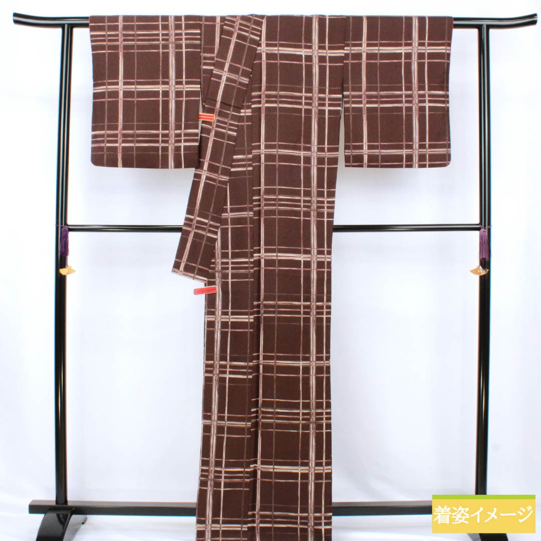 小紋 ポリエステル Sランク 身丈167.5cm 裄丈68cm 袷 焦色(こがれいろ) 格子 洗える着物 茶系 1115007522514