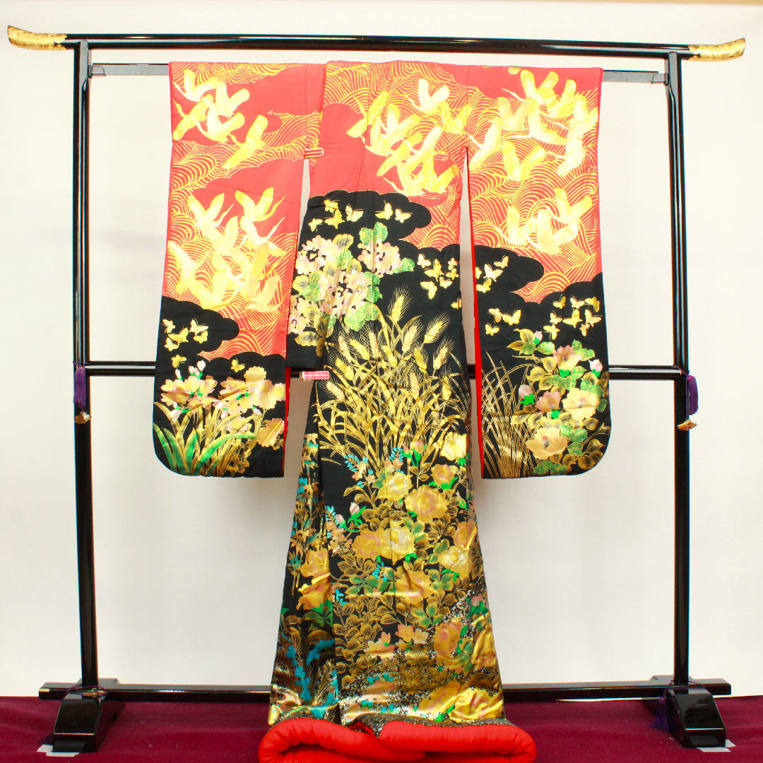 色打掛 身丈194cm 金彩加工 鶴 蝶 草花模様 正絹 Aランク 袷 黒系 1110000403910