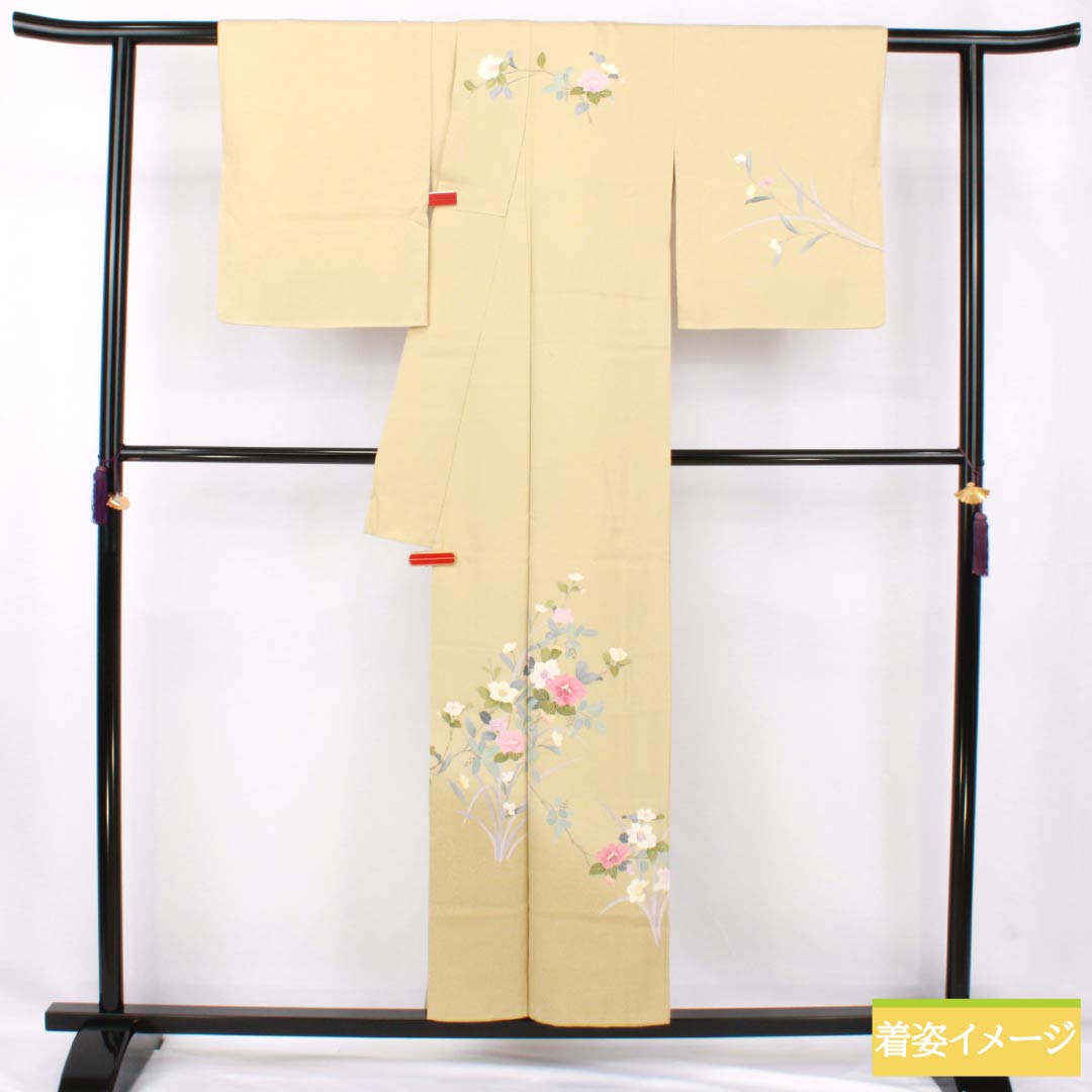 Visiting Kimono, Pure Silk, S Rank, Lined, Length 152.5cm, Sleeve Length 63cm, Light Egg-Colored, Kyoto Yuzen Pattern, Floral and Grass Design, Yellow, Product Number: 1112007182223