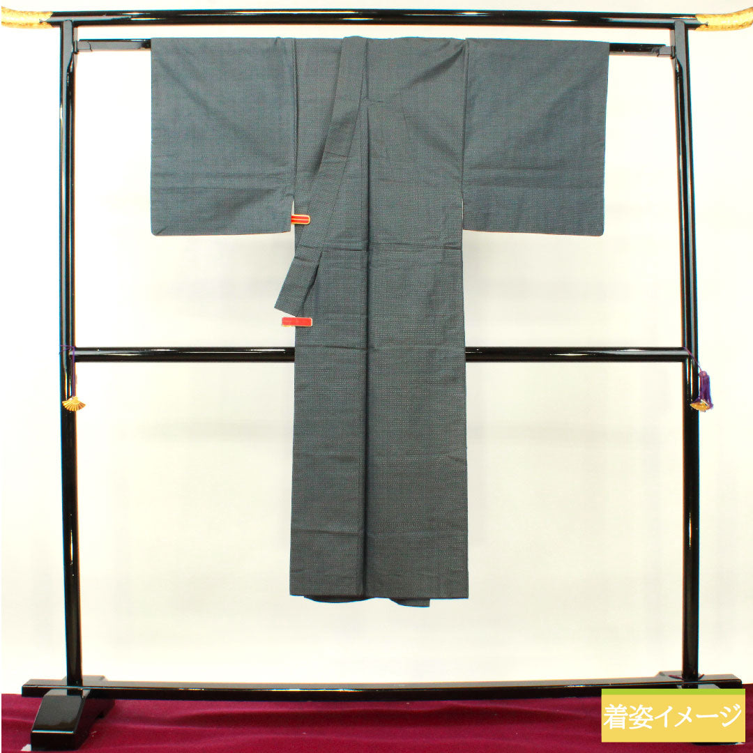 男物 正絹 身丈133cm 裄丈67.5cm 大島紬 幾何学模様 Aランク 袷 紺系 1119000773318