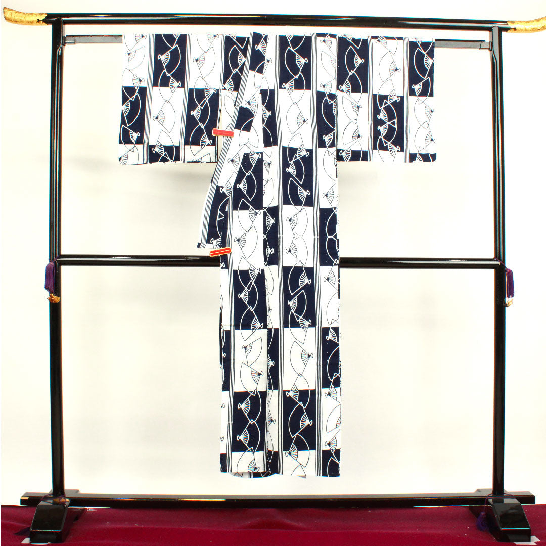 浴衣 市松 扇子 木綿 Aランク 単衣 身丈145cm 裄丈64.5cm 白系 1118002523111