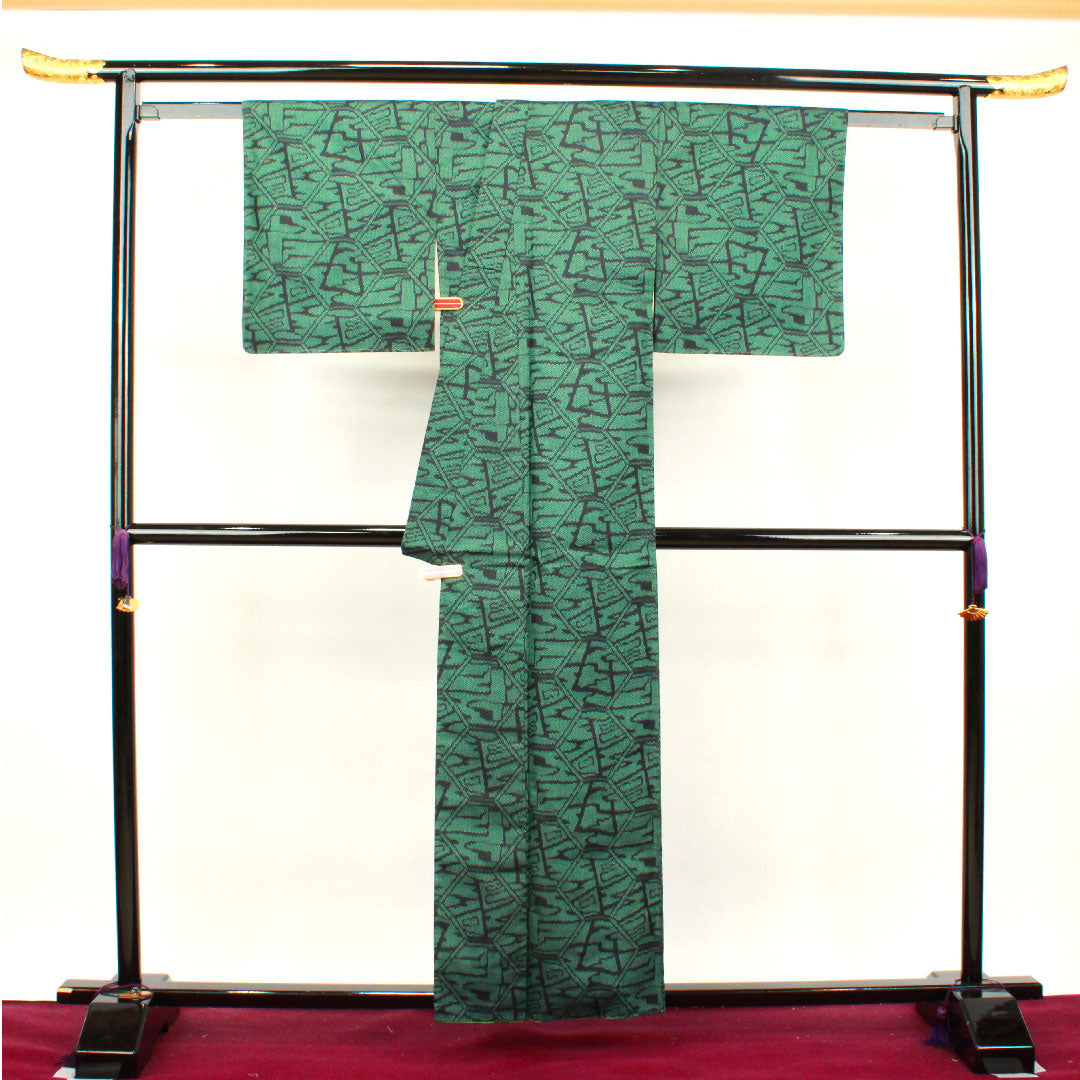 紬 身丈158cm 裄丈64cm 幾何学模様 正絹 Aランク 袷 緑系 1116002383319