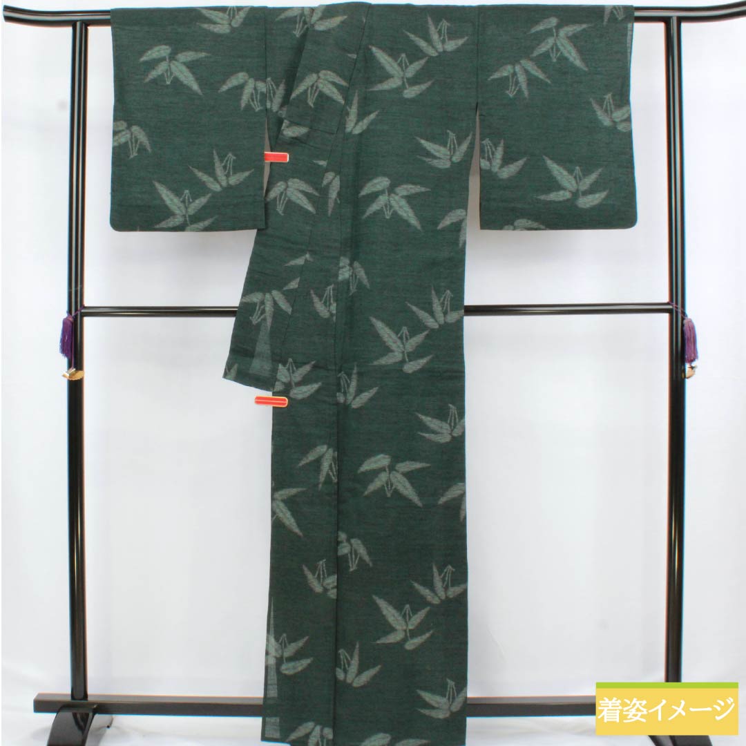 Summer cotton-linen tsumugi kimono, length 163cm, sleeve length 67.5cm, iron-colored bamboo leaf pattern, green, A-rank, product number 1132002823419