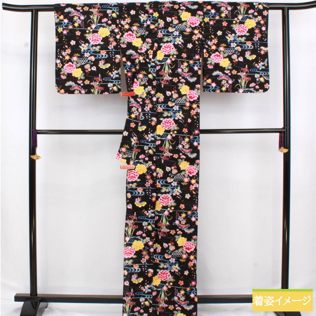 (新品未使用品)浴衣 木綿 身丈167cm 裄丈67cm NEWランク 単衣 黒系 型染 花 松 流水 1118006791510