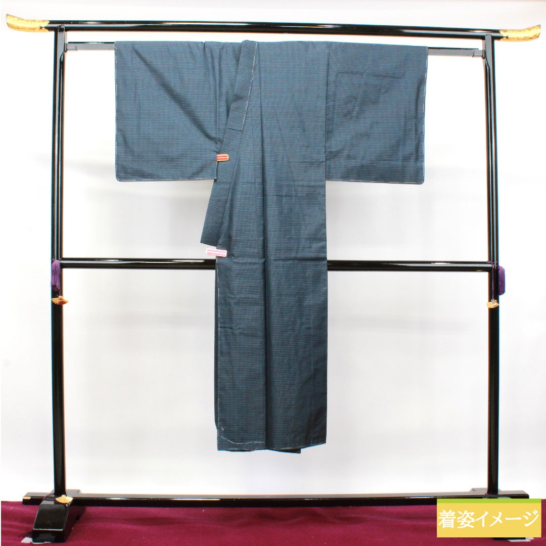 男物 正絹 身丈136.5cm 裄丈67cm 大島紬 亀甲模様 しつけ糸付き アンサンブル Sランク 袷 紺系 1119000712318