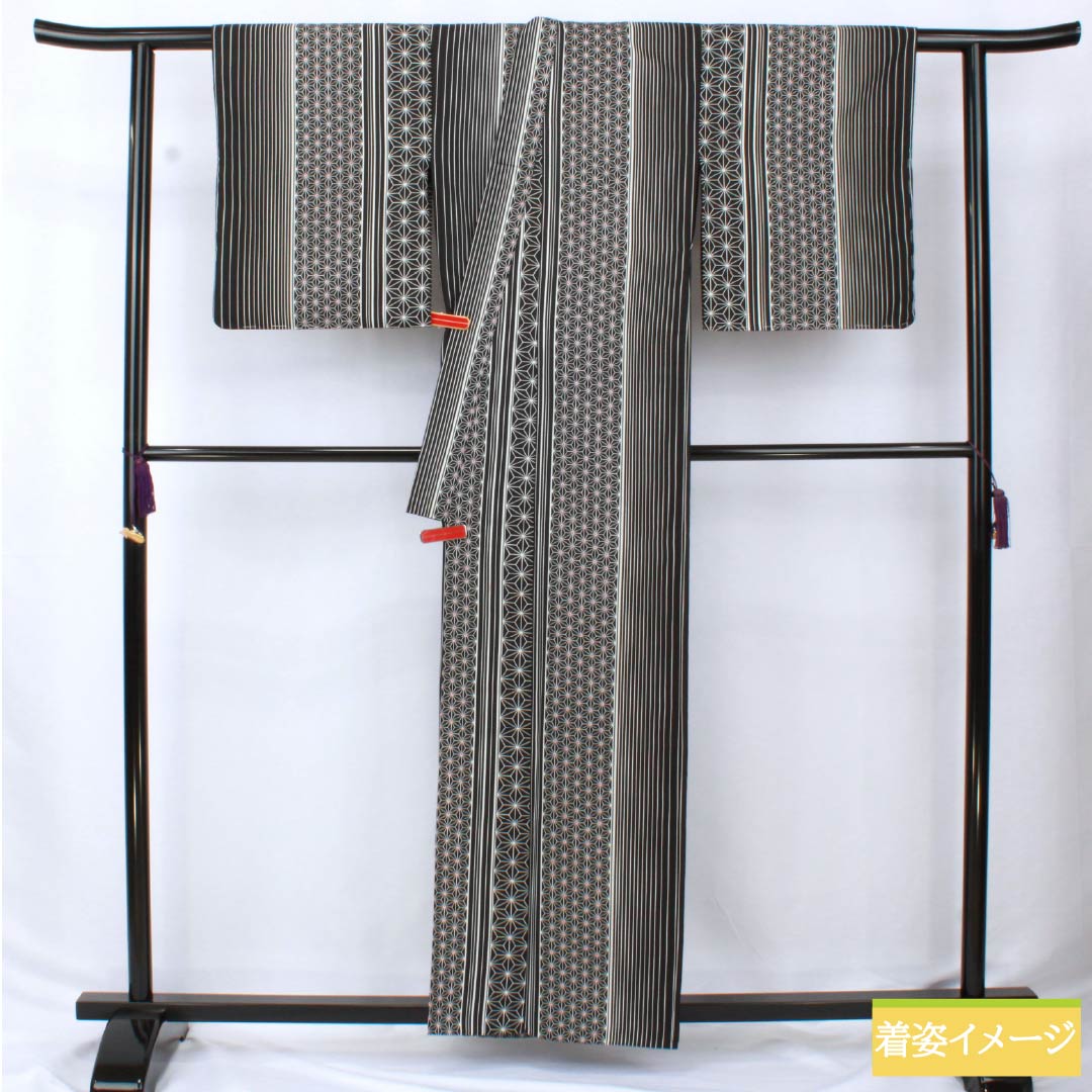 小紋 ポリエステル 身丈162cm 裄丈65cm 単衣 縞 麻の葉 洗える着物 Sランク 黒系 1115005872410