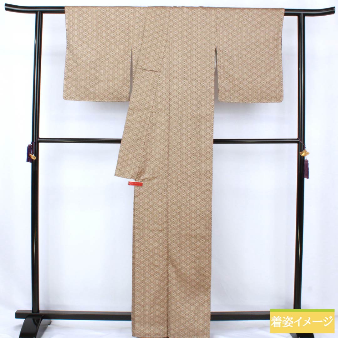 紬 正絹 Sランク 身丈165.5cm 裄丈65.5cm 香色(こういろ) お召 一つ紋 源氏香 袷 ベージュ系 1116004432525