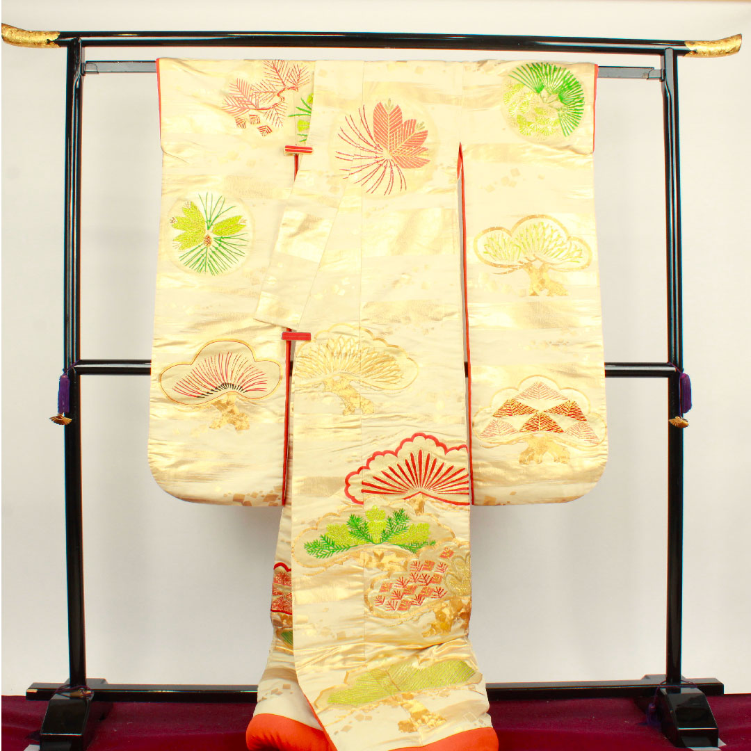 色打掛 身丈184cm 千總 大丸 千歳契松文 金駒刺繡 正絹 Bランク 袷 クリーム系 1110000604915