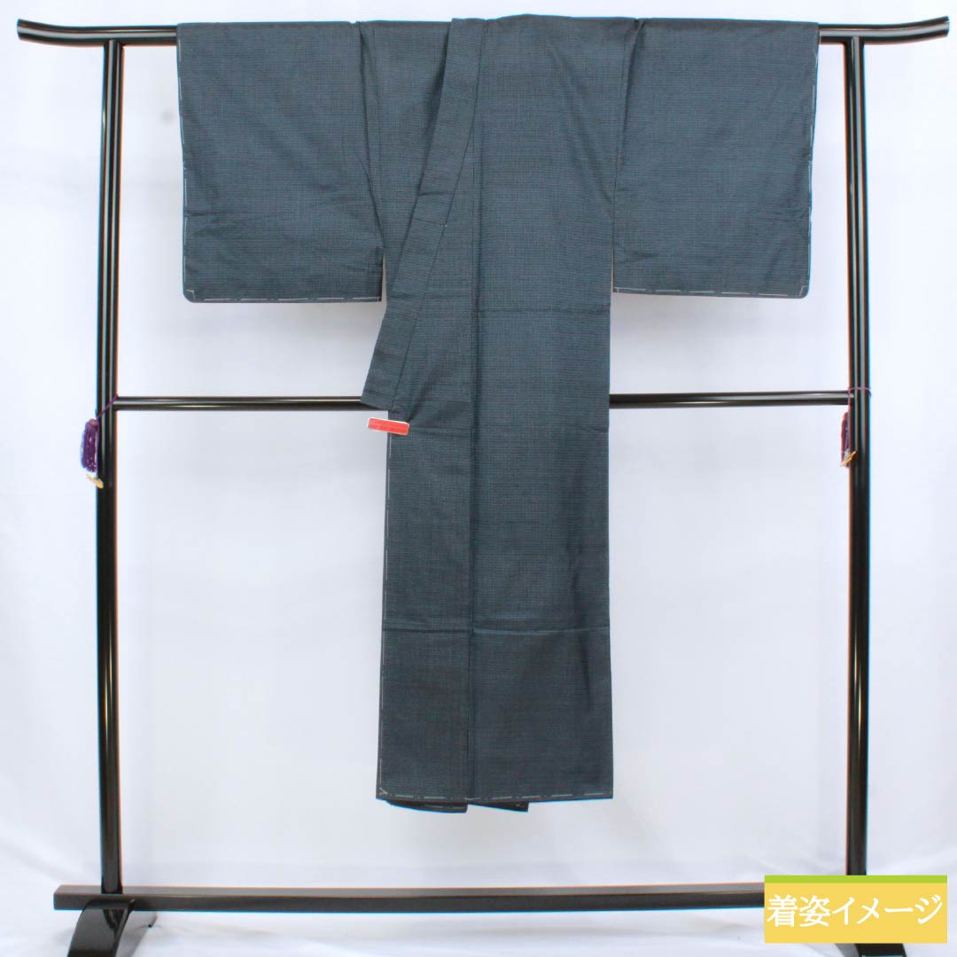男物 正絹 Sランク 身丈138cm 裄丈65.5cm 相済茶色(あいすみちゃいろ) 大島紬 亀甲 しつけ糸付き 袷 紺系 1119001152318