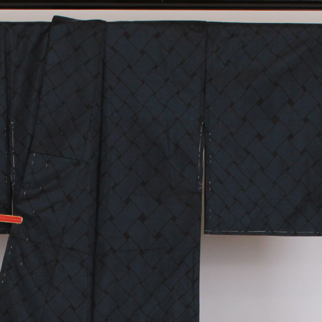 大島紬 身丈158cm 裄丈63cm 正絹 Sランク 袷 紺系 1116000512318