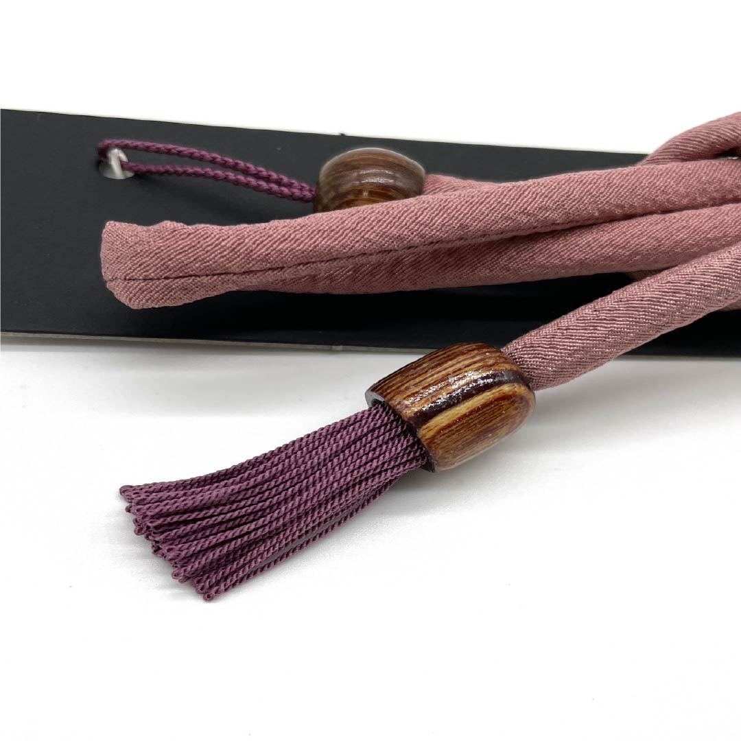 羽織紐 正絹 NEWランク カジュアル 積紅色(せきこういろ) 撚り房 もろ縄結び 蝶結び 丸ぐけ ピンク系 1121000101913