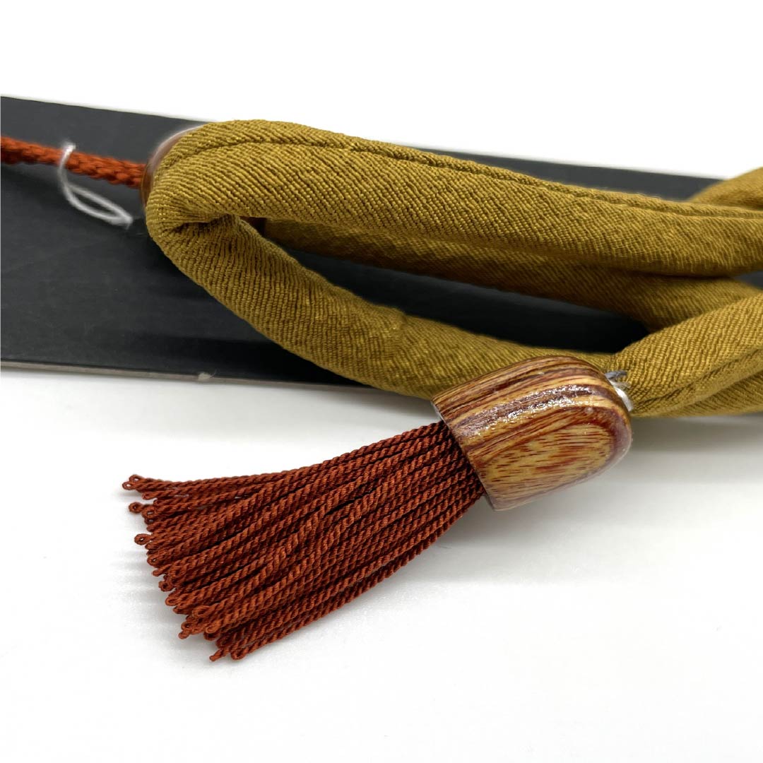羽織紐 正絹 NEWランク カジュアル 金煤竹色(きんすすたけいろ) 撚り房 もろ縄結び 蝶結び 丸ぐけ 茶系 1121000071914