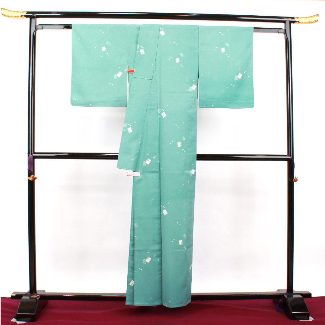 夏物 ポリエステル 小紋 身丈158.5cm 裄丈62cm 花緑青色(はなろくしょういろ) 洗える着物 桜の花びら 絽 Sランク 緑系 1132001692319