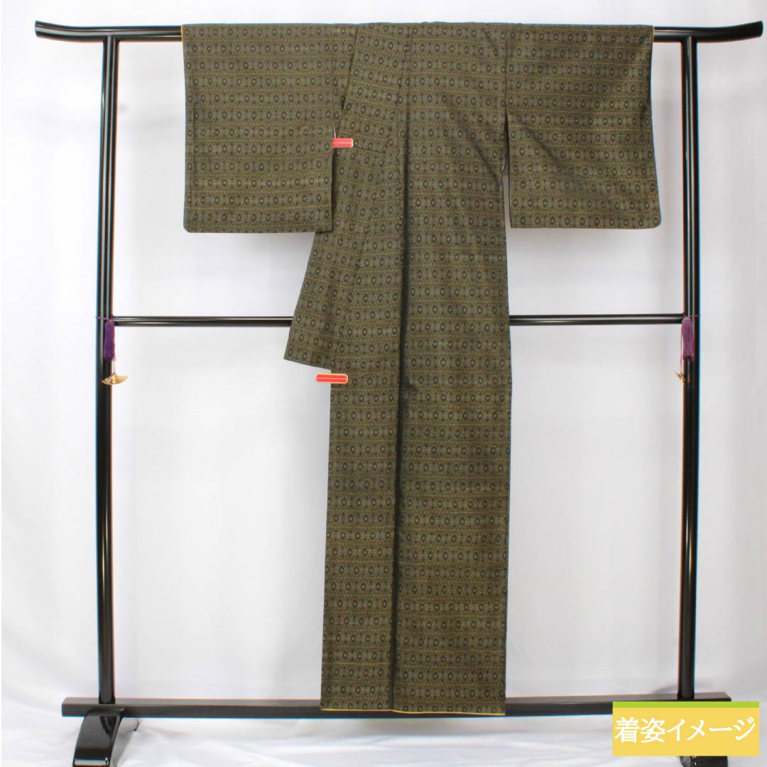 Silk Tsumugi Kimono, Length 157.5cm, Sleeve Length 64.5cm, Olive Green, Abstract Pattern, A-Rank, Lined, Green, Item Number 1116003873319