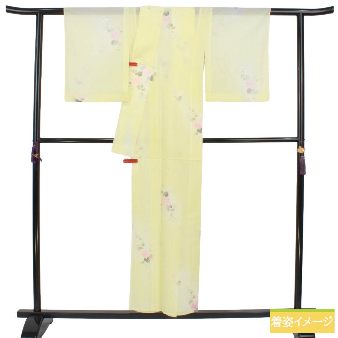 夏物 ポリエステル 小紋 Aランク 身丈153cm 裄丈62cm 淡黄色(たんこうしょく) 草花模様 洗える着物 絽 黄系 1132005283223