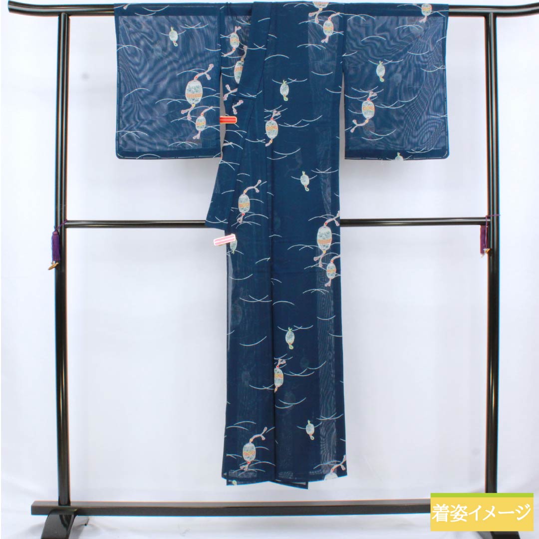 夏物 ポリエステル 小紋 身丈146cm 裄丈63cm 紺色(こんいろ) 手毬 洗える着物 絽 Sランク 紺系 1132002502118