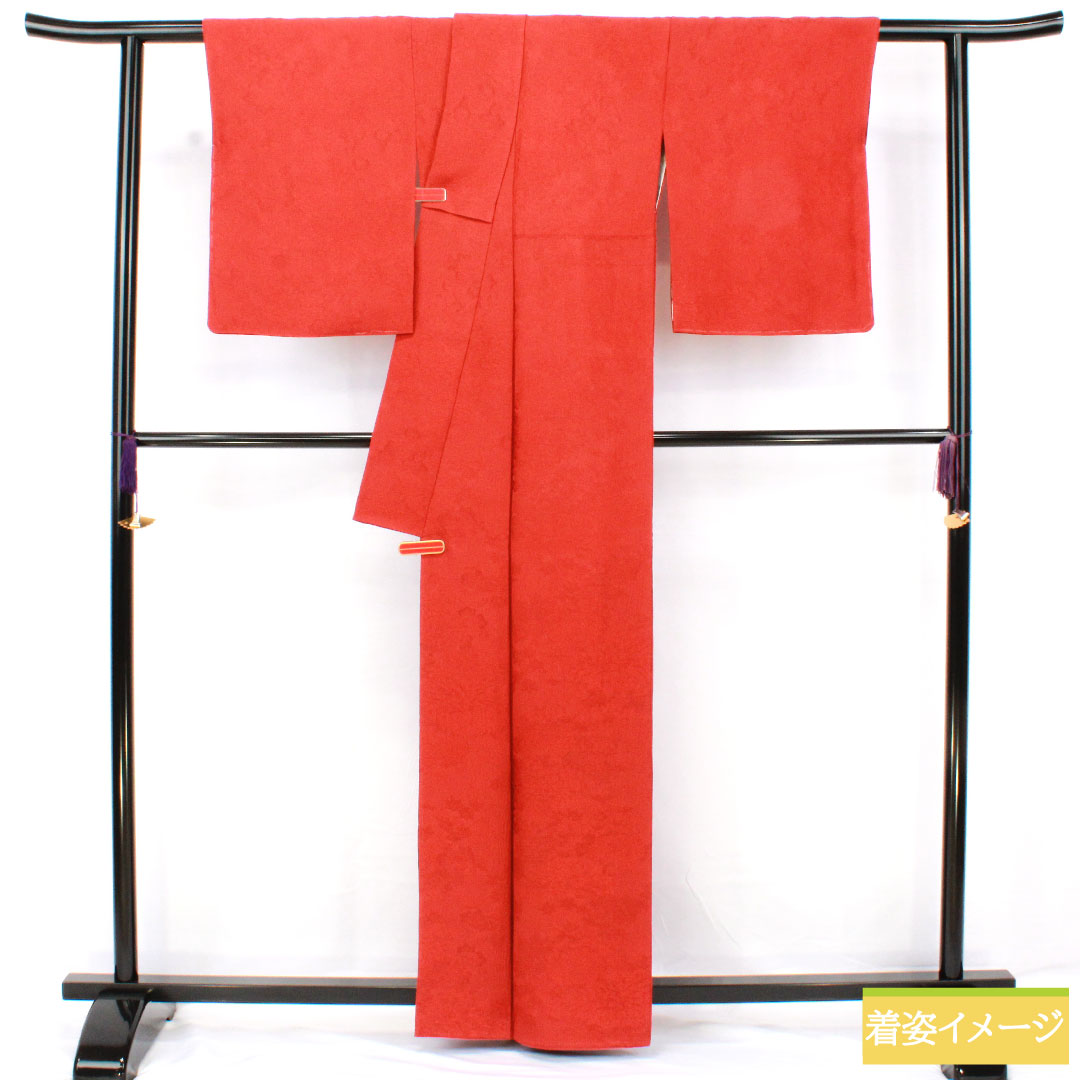 色無地 正絹 身丈161.5cm 裄丈63.5cm 紅絹色(もみいろ) 綸子 一つ紋 陰上り藤 袷 Sランク 赤系 1114002102412