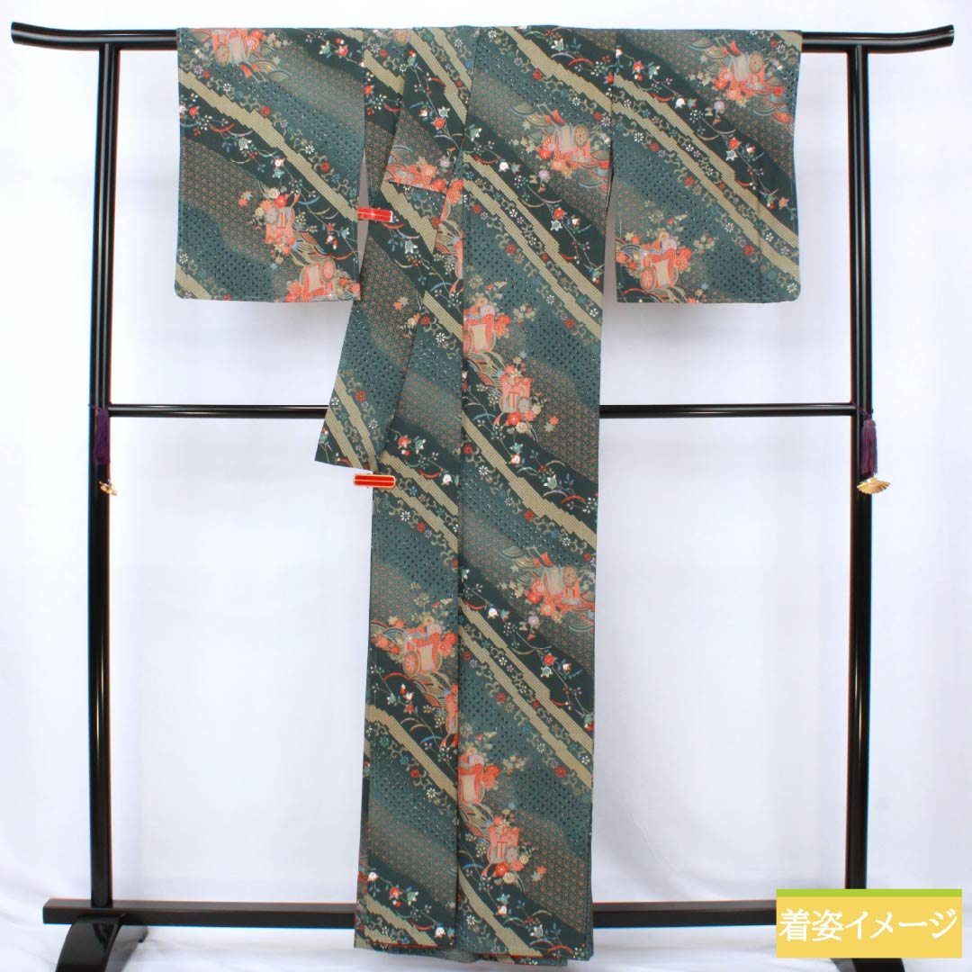 小紋 ポリエステル Sランク 身丈161cm 裄丈64.5cm 袷 鉄色(てついろ) 鉄御納戸色(てつおなんどいろ) 御所車 花 洗える着物 緑系 1115007562419