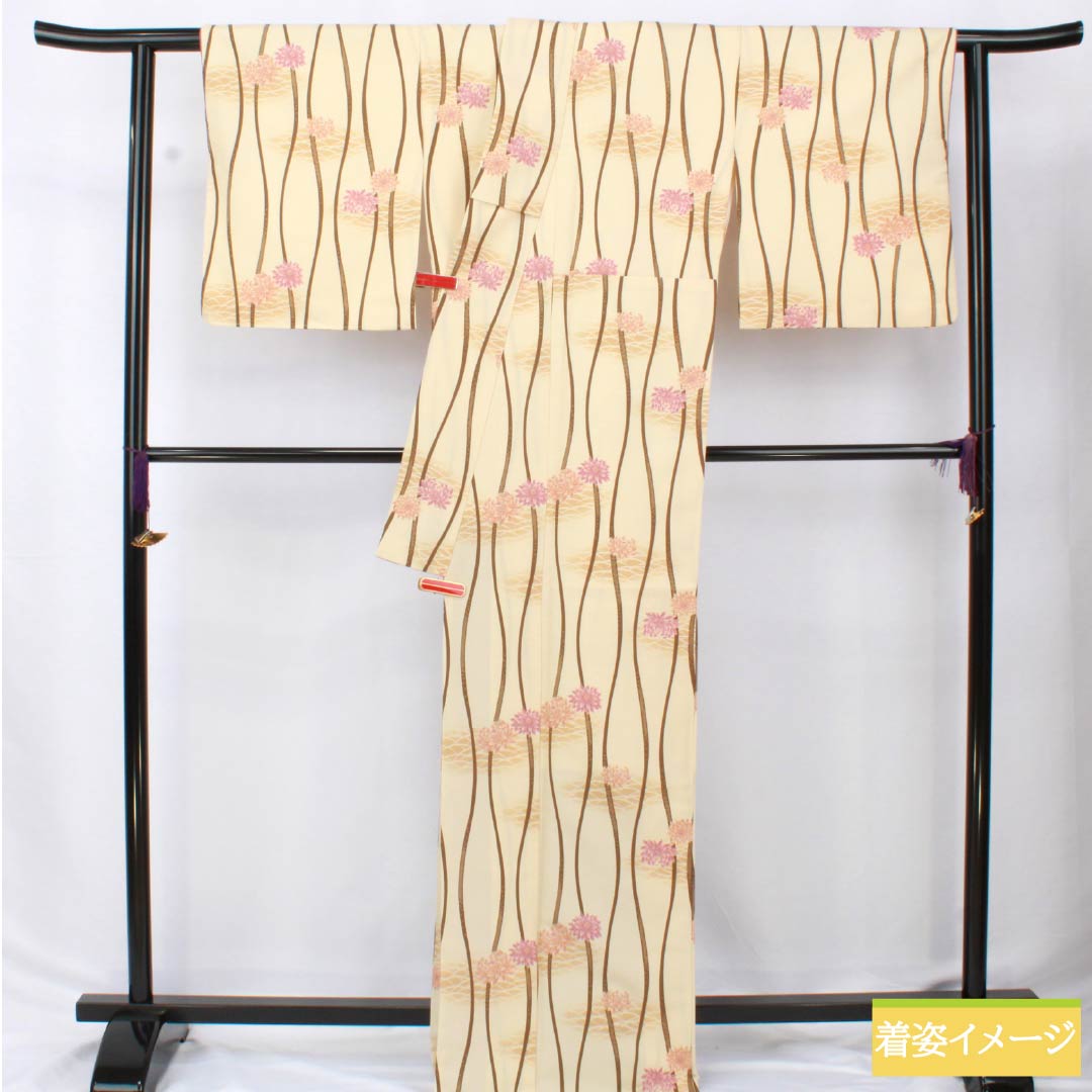 小紋 ポリエステル 身丈171.5cm 裄丈68cm 袷 薄卵色(うすたまごいろ) 立涌 菊 洗える着物 Aランク クリーム系 1115006033615