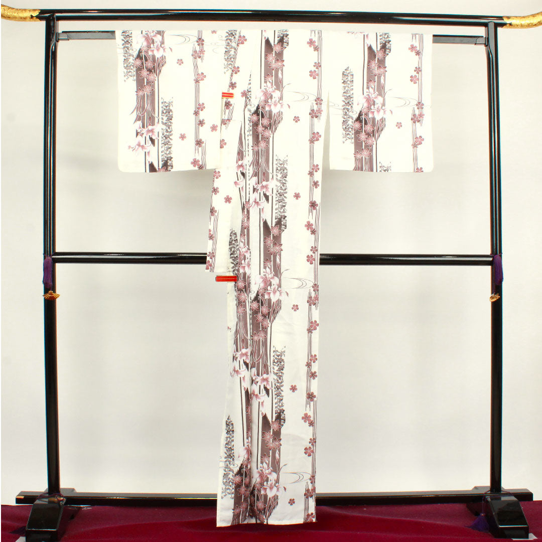 浴衣 桜 菖蒲 紅葉 木綿 Aランク 単衣 身丈161cm 裄丈66.5cm 白系 1118003203411