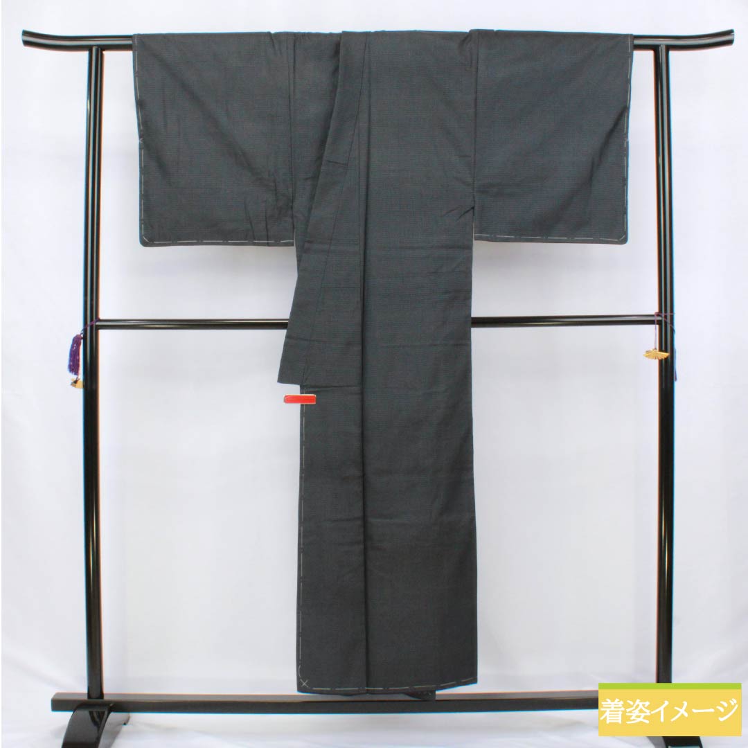 男物 正絹 Aランク 身丈151cm 裄丈71.5cm 大島紬 幾何学模様 アンサンブル しつけ糸付き 袷 黒系 1119001293510