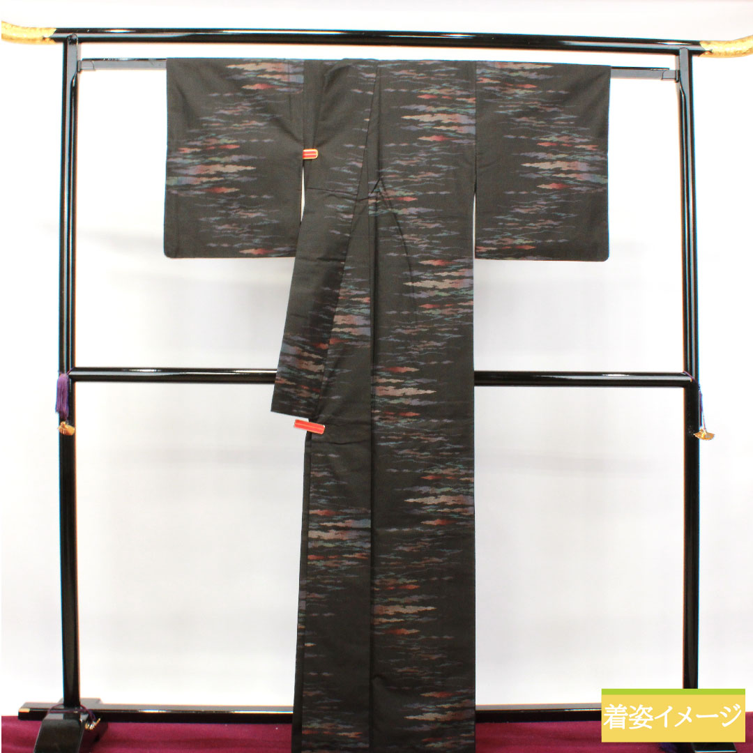 大島紬 正絹 身丈164.5cm 裄丈64.5cm 7マルキ 抽象模様 Sランク 袷 黒系 1116003082410