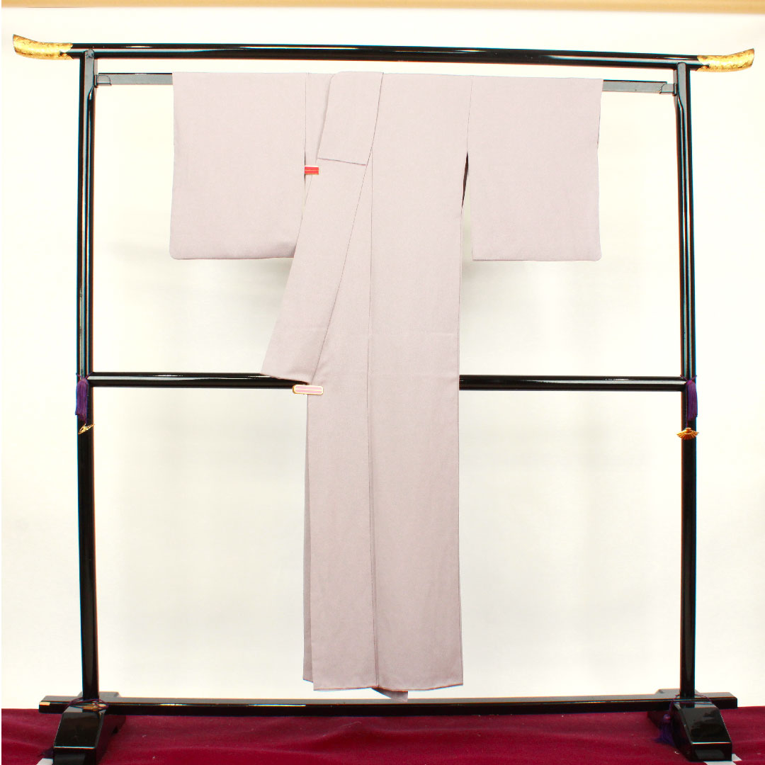 色無地 ポリエステル 鈍紫色 洗える着物 素無地 胴抜き仕立 百合 身丈148.5cm 裄丈61.5cm 袷 Sランク 紫系 1114000742120