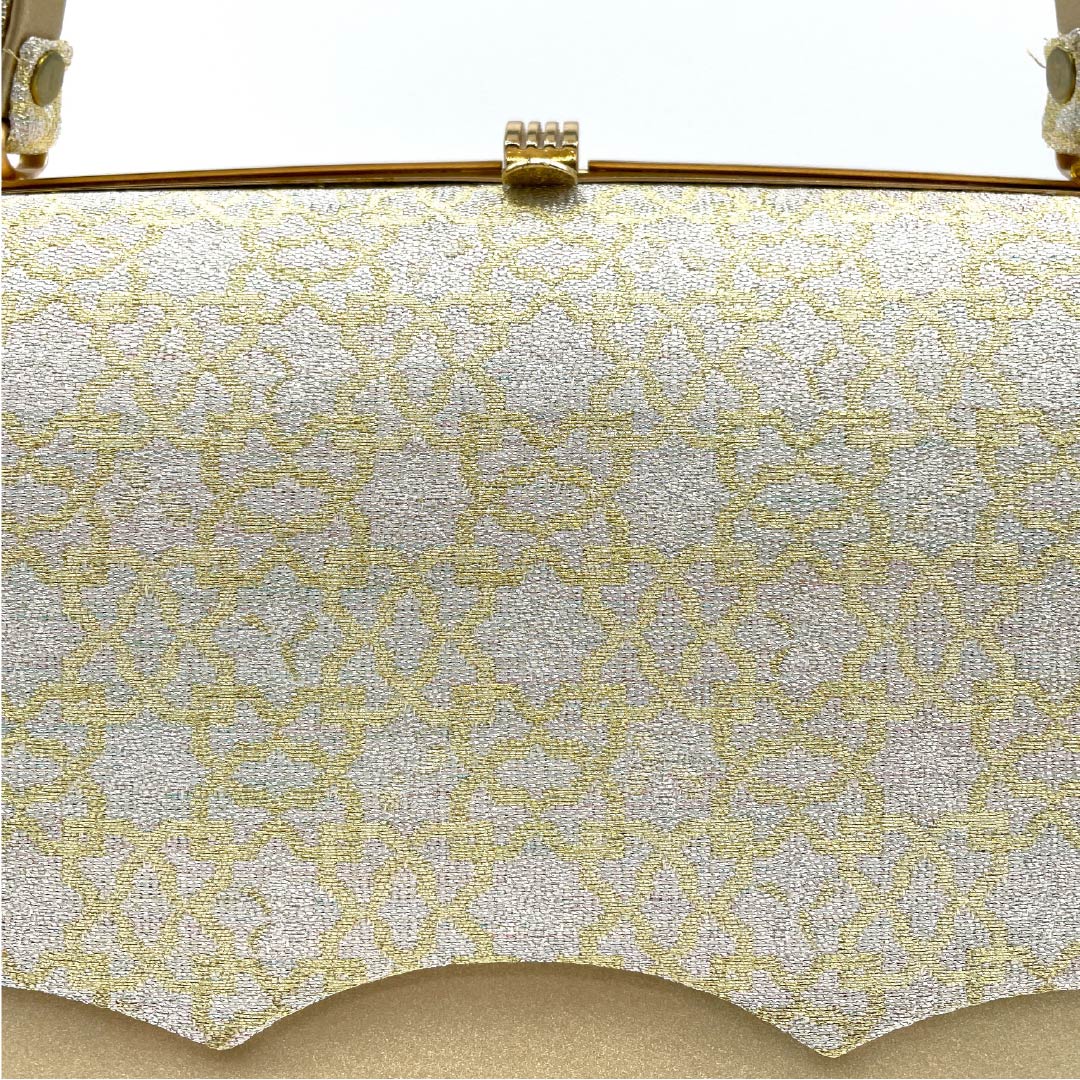 (新古品)草履バックセット フォーマル 金色(きんいろ) 未使用品 幾何学模様 古典柄 Lサイズ 金系 Aランク 1133000183421