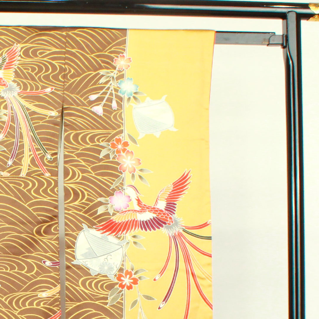 Long-sleeved kimono, length 157.5cm, sleeve length 65cm, lined, dark brown, Kyoto Yuzen, phoenix, thread wrapping, waves, pure silk, A rank, brown, 1113001543314