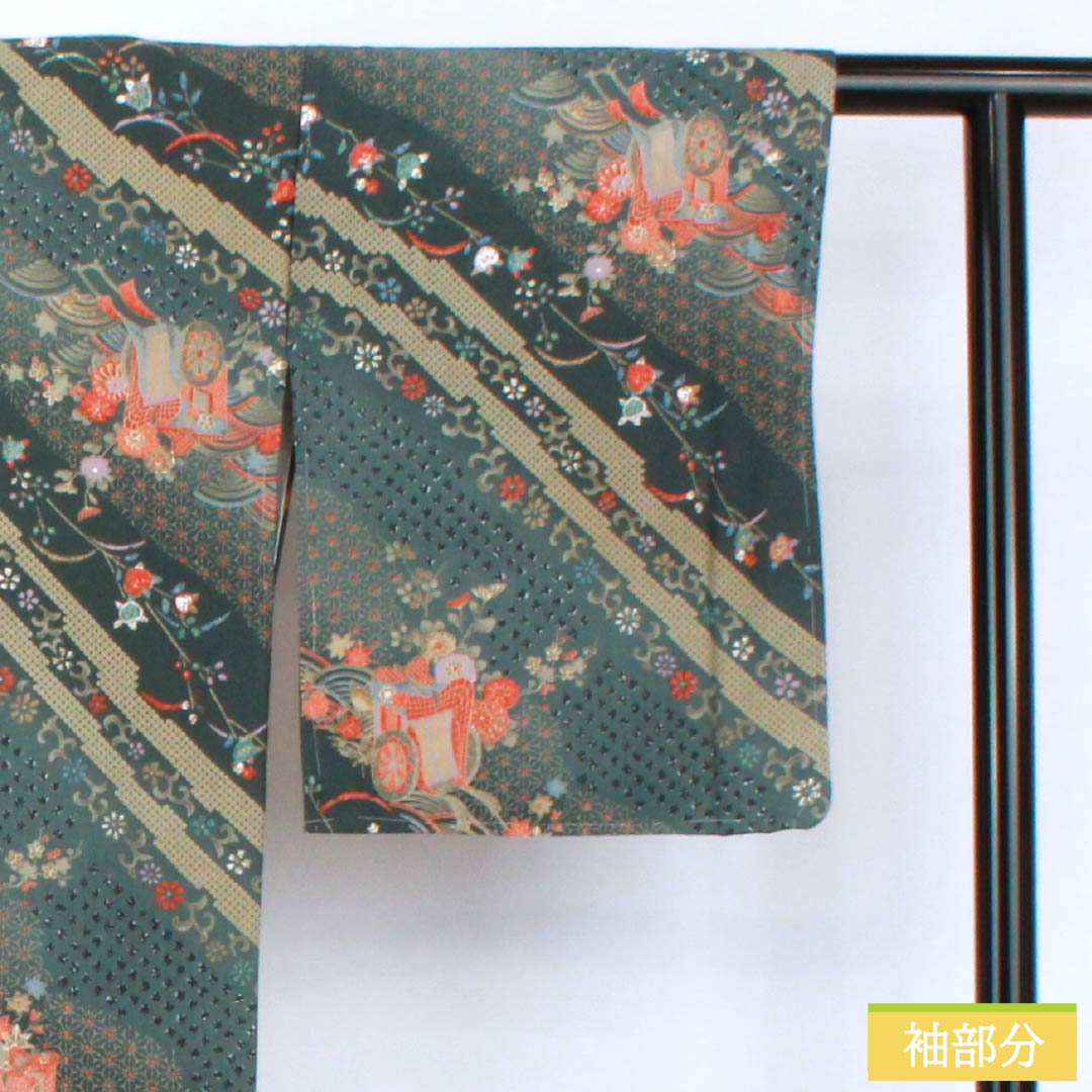 小紋 ポリエステル Sランク 身丈161cm 裄丈64.5cm 袷 鉄色(てついろ) 鉄御納戸色(てつおなんどいろ) 御所車 花 洗える着物 緑系 1115007562419