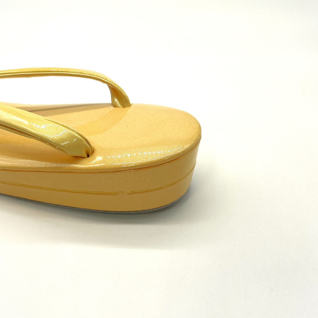 (新古品)草履 エナメル NEWランク セミフォーマル 心斎橋てんぐ 長さ23.5cm Mサイズ 黄系 1122001341323