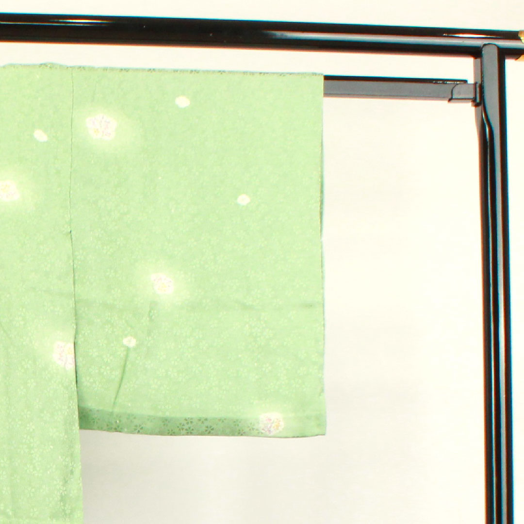 長襦袢 正絹 身丈128cm 裄丈66cm 単衣 薄緑色 菊 Aランク 緑系 1129000483219