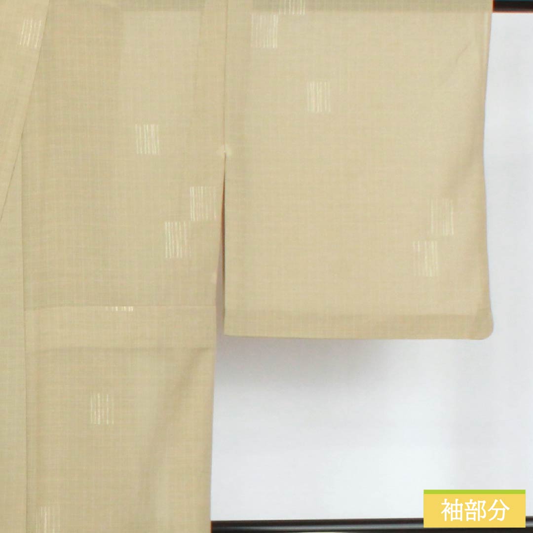夏物 ポリエステル 小紋 身丈152.5cm 裄丈64cm 亜麻色(あまいろ) 幾何学模様 洗える着物 紗 Sランク ベージュ系 1132002672225