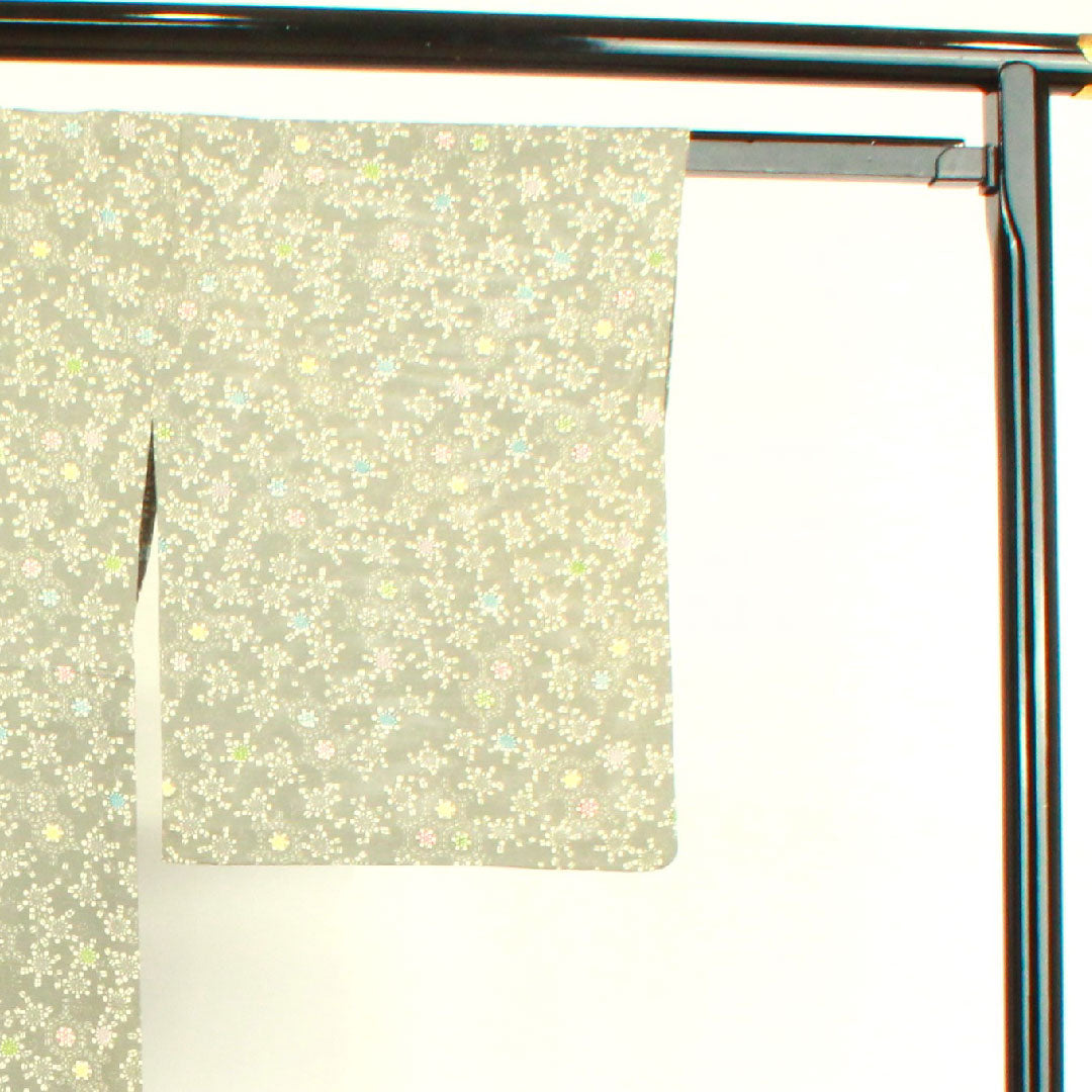 夏物 正絹 小紋 身丈149cm 裄丈63.5cm 柳鼠色(やなぎねずいろ) 菊 亀甲 絽 Sランク グレー系 1132000732122