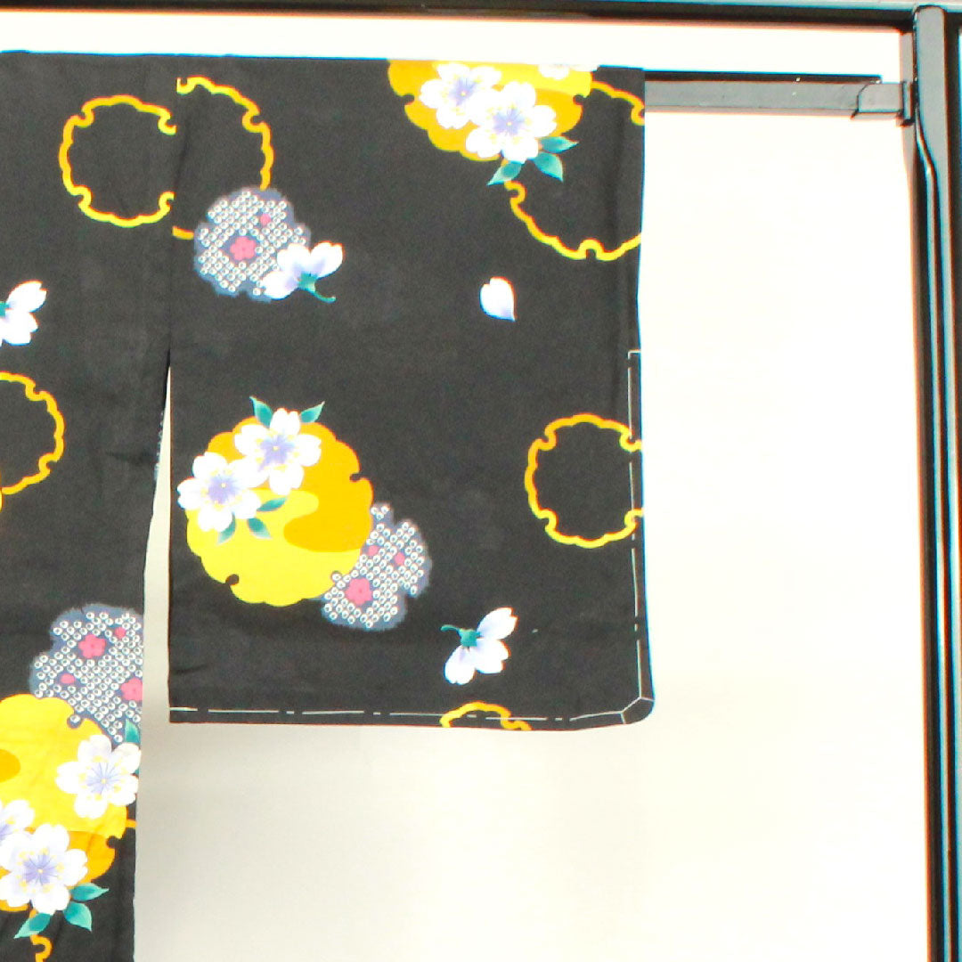 浴衣 しつけ糸付き 未使用品 雪輪 桜 木綿 Sランク 単衣 身丈163.5cm 裄丈64.5cm 黒系 1118003092410