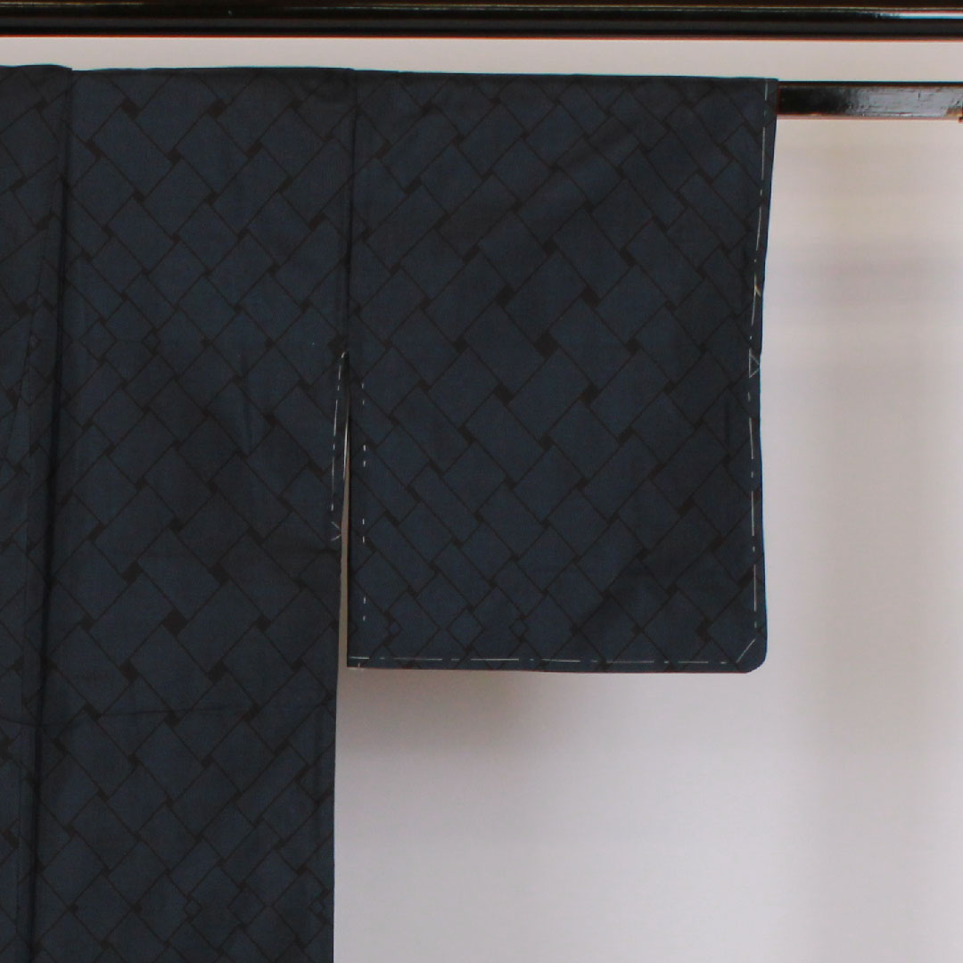 大島紬 身丈158cm 裄丈63cm 正絹 Sランク 袷 紺系 1116000512318