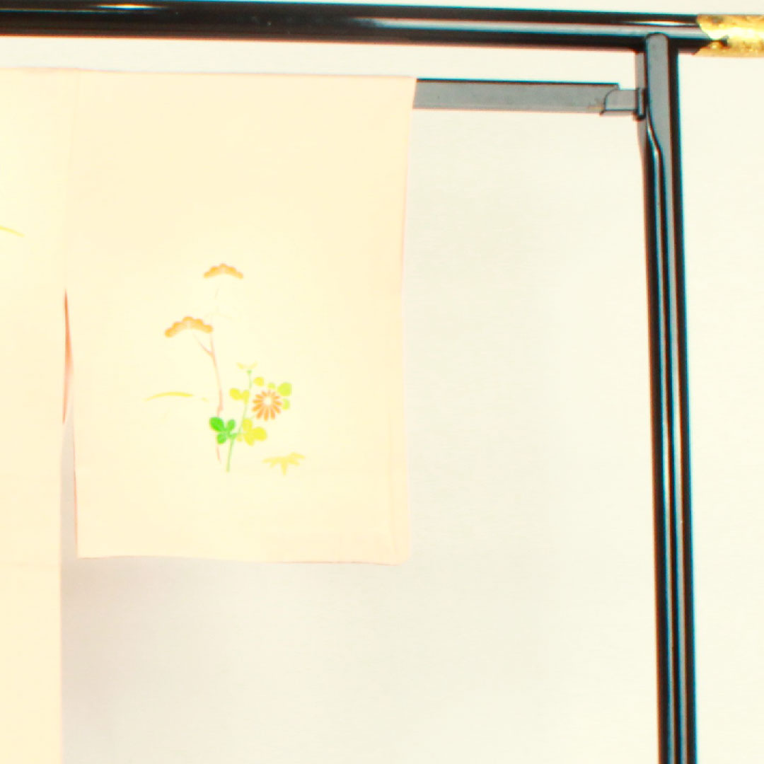 Homongi (Japanese traditional formal wear) - Single layer - Length 156cm, Sleeve length 61.5cm - Maiden color - Kyo-Yuzen - Floral pattern - Pure silk - S rank - Pink 1112002542313