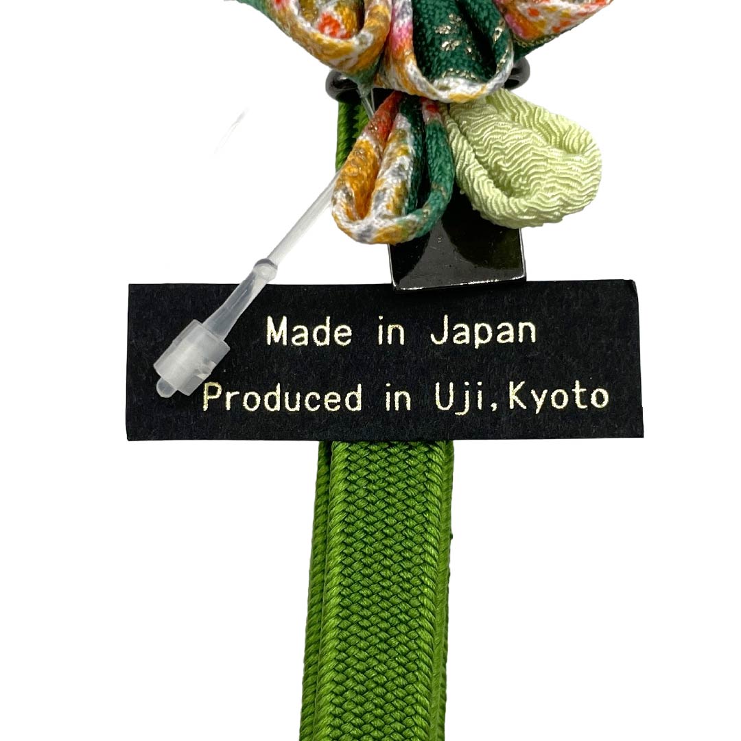 (新品)帯締め 正絹 NEWランク 三分紐 常盤色(ときわいろ) 帯留め付き つまみ細工 日本製 長さ約135cm 幅約0.8cm カジュアル 緑系 1135006571319