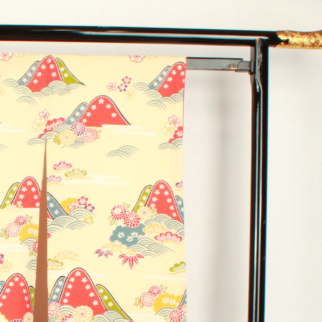 Homongi, lined, length 157.5cm, sleeve length 61.5cm, lacquered, Kyoto Bingata, chrysanthemum, Seigaiha, pure silk, A rank, cream, 1112001673315