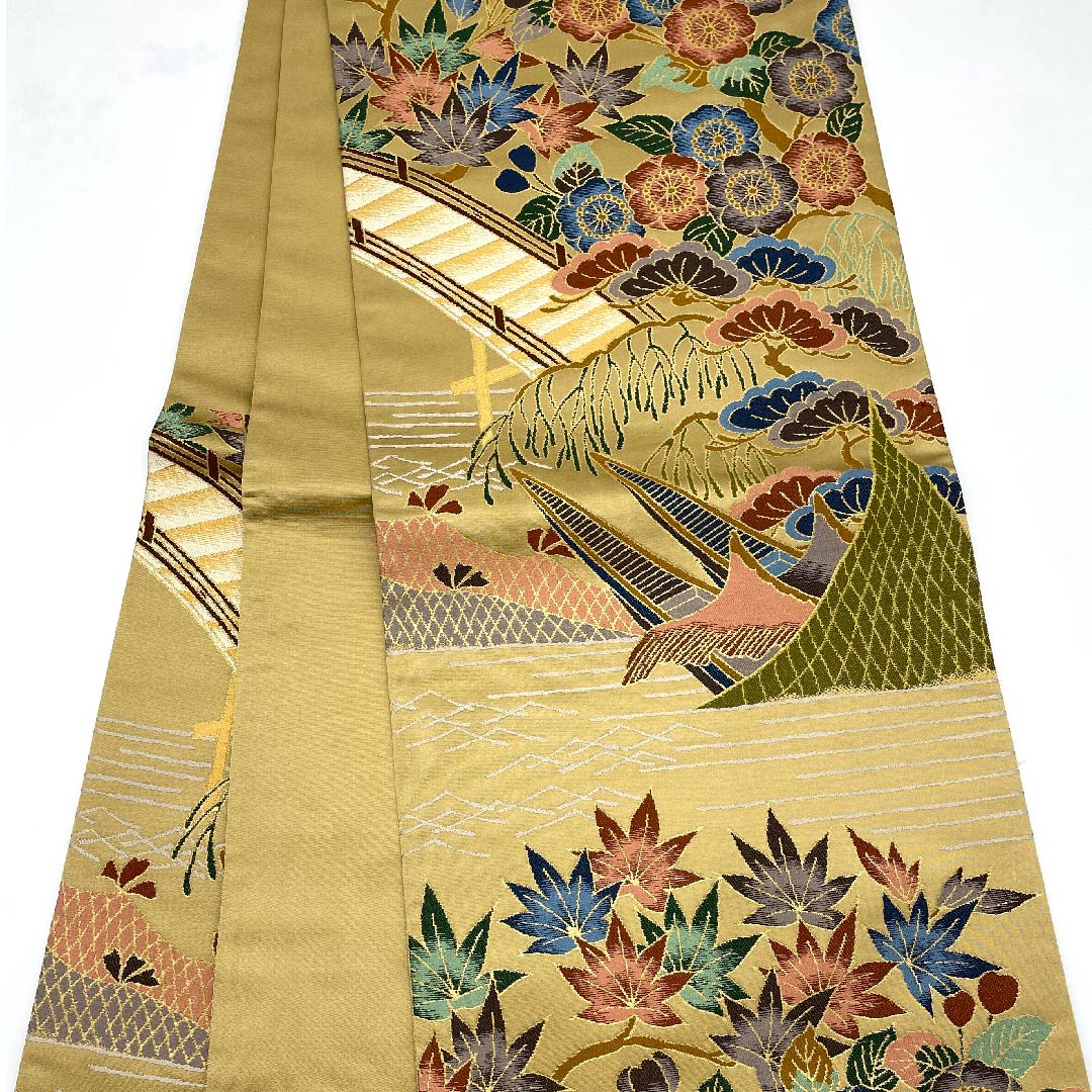 Fukuro obi (kiotsuiro) with cherry blossoms, autumn leaves, and pine trees, Shiraayaen Oba, obi length 436cm, pure silk, S rank, six-pass, formal, beige, 1123009022325