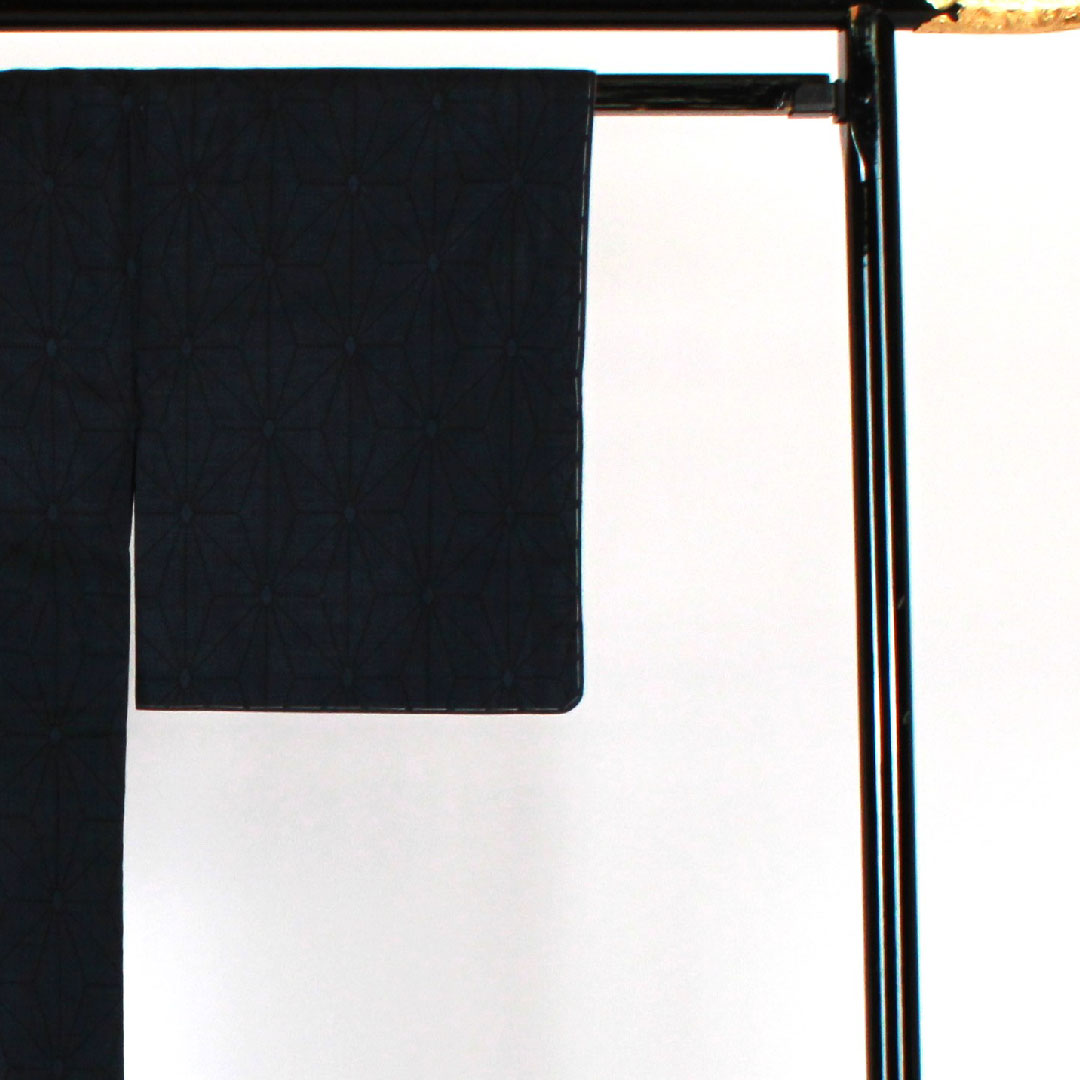 大島紬 身丈156cm 裄丈62cm 経緯絣 麻の葉 正絹 Sランク 袷 紺系 1116001202318