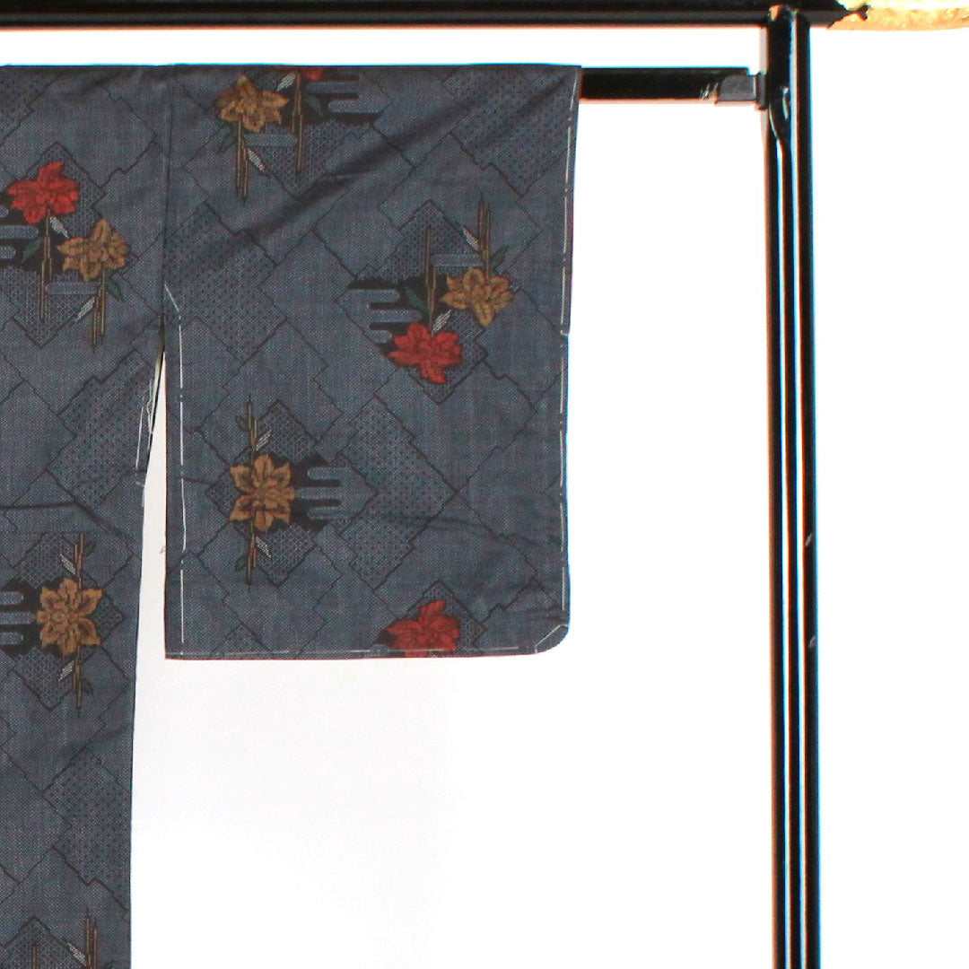 大島紬 身丈166.5cm 裄丈66cm 経緯絣 かんざし 幾何学模様 正絹 Aランク 袷 紺系 1116001543518