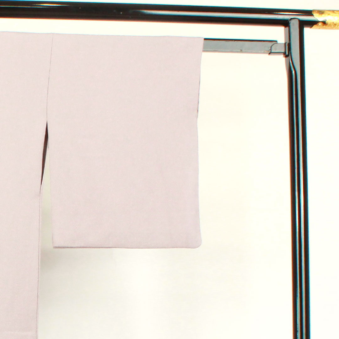 色無地 ポリエステル 鈍紫色 洗える着物 素無地 胴抜き仕立 百合 身丈148.5cm 裄丈61.5cm 袷 Sランク 紫系 1114000742120