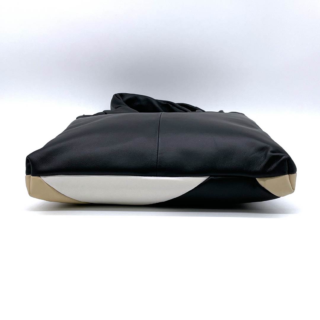 (新古品) 洋装バッグ 牛革 Sランク 新古品 牛革 2WAY 黒系 119700025210