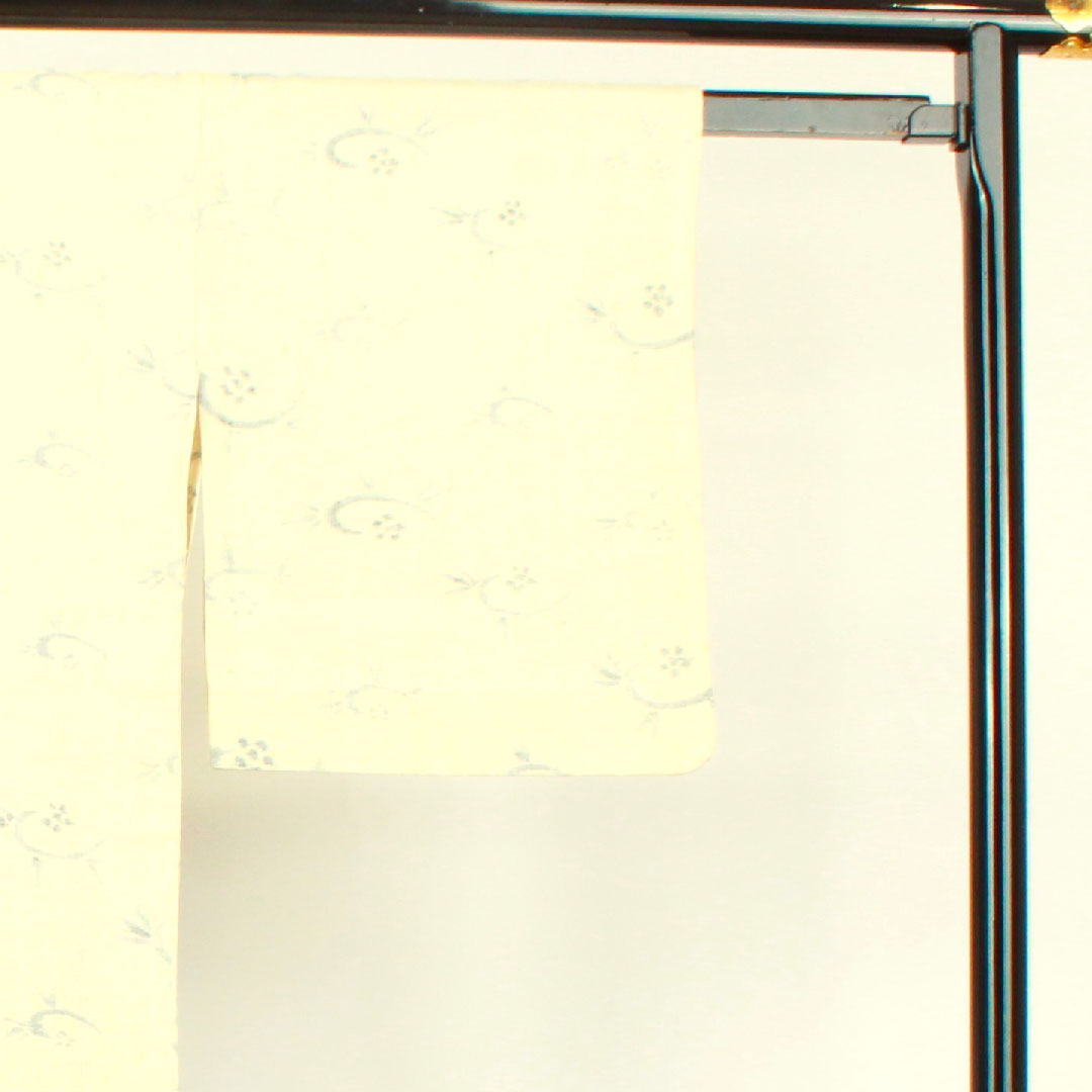 紬 身丈150.5cm 裄丈65cm 幾何学模様 正絹 Bランク 単衣 クリーム系 1116002424115