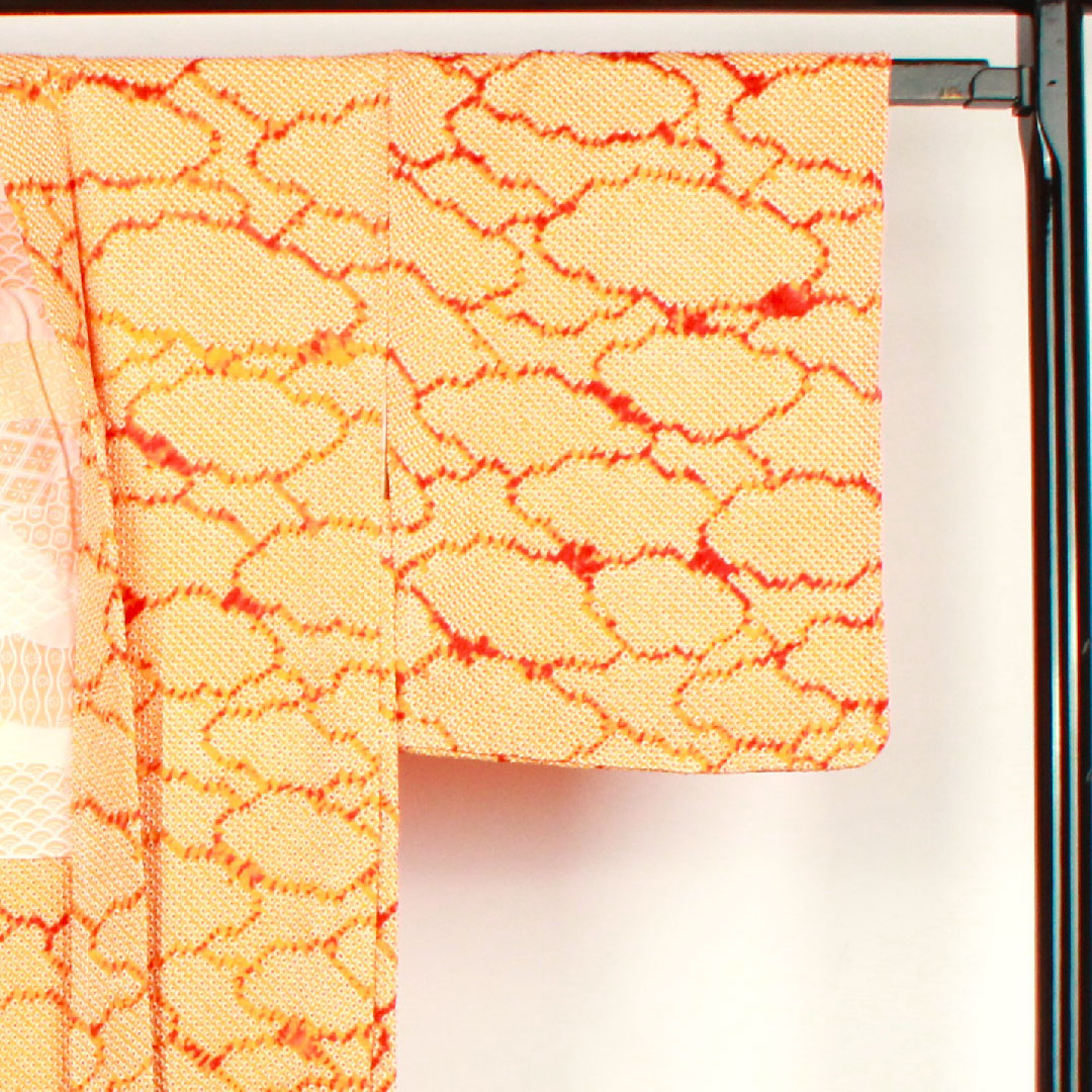 羽織 身丈81.5cm 裄丈63.5cm 鉛丹色 絞り 抽象模様 正絹 Sランク 袷 朱系 1117000312916