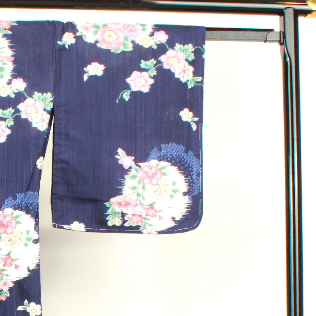 浴衣 しつけ糸付き 未使用品 紺色 雪輪 草花模様 木綿 Sランク 単衣 身丈171cm 裄丈65.5cm 紺系 1118002072618